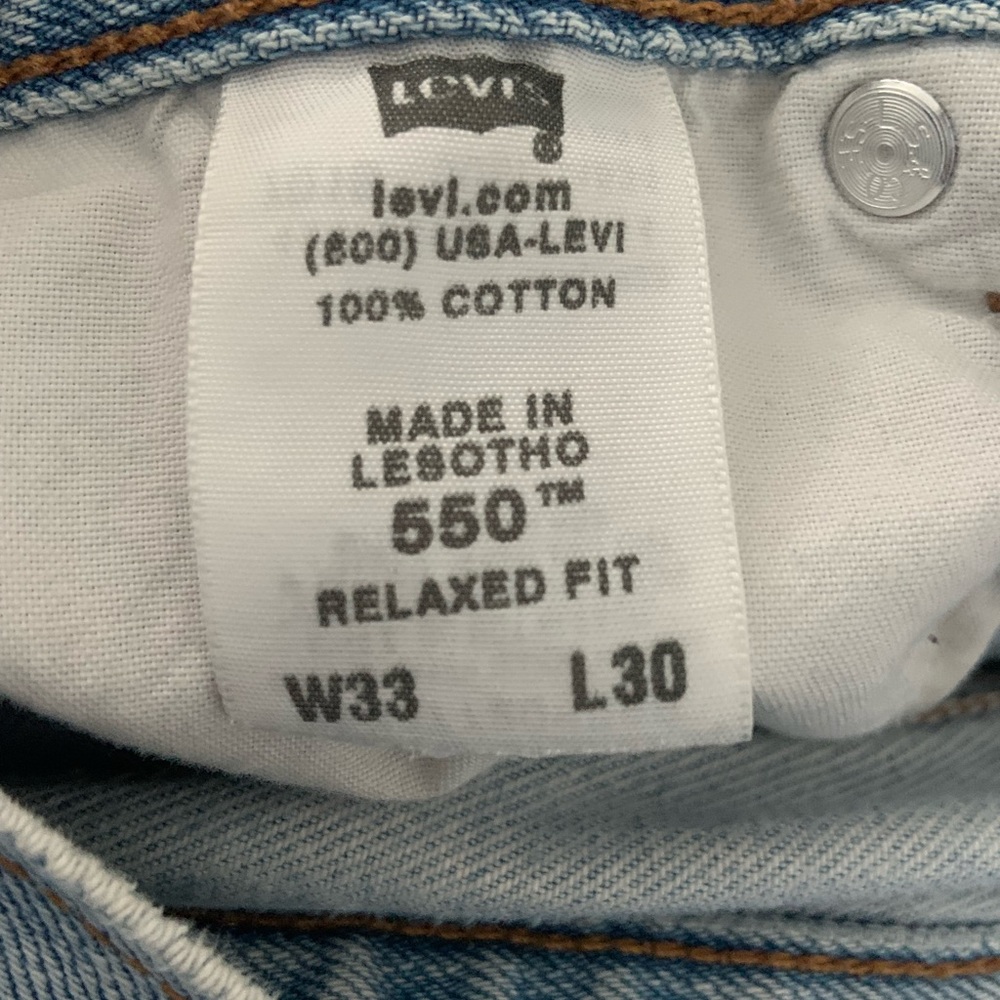 These are Levi’s relaxed fit blue jeans. - Picture 4 of 4